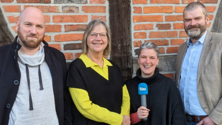 Das Plattradio-Team: Redakteur Arne Lentföhr, Redakteurin Dörte Riemer, Redaktionsassistentin Silke Broxtermann und Redaktionsleiter Jan Graf (v. links)