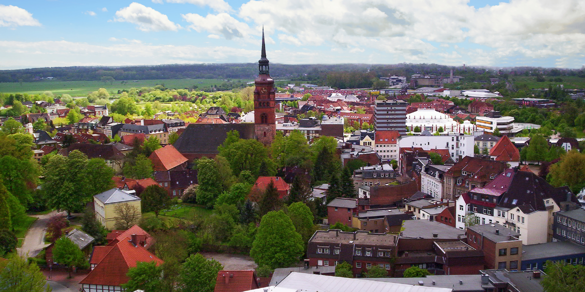 Itzehoe von oben mit Kirche