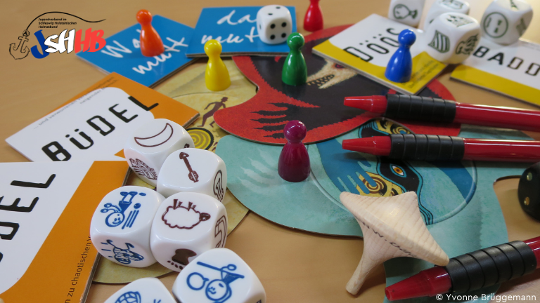 Mehrere Spiele liegen auf dem Tisch © Yvonne Brüggemann 